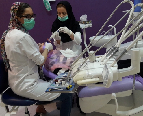 تجربة فينير الاسنان في ايران لمريض من السويد