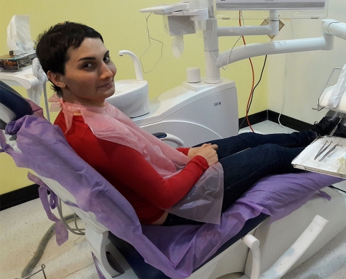 مريض سويدي في عيادة أسنان حديثة في طهران ايران