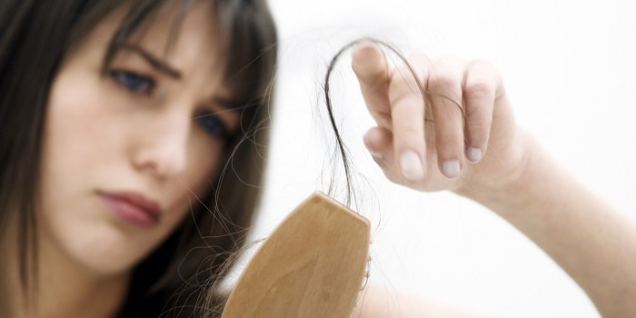 تساقط الشعر عند النساء