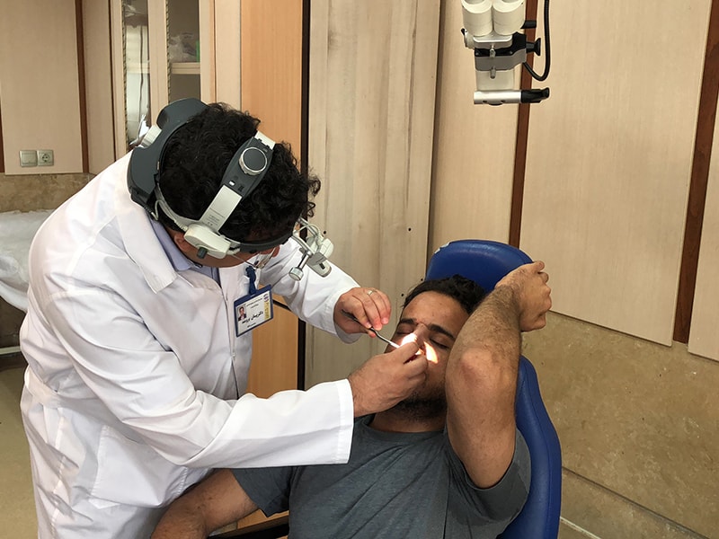 عمل جراحی بینی گردشگر عمانی