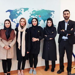کارمندان شعبه مشهد آریامدتور شرکت تسهبل‌گر گردشگری سلامت ایران