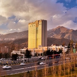 Парсианский отель азади в Тегеране