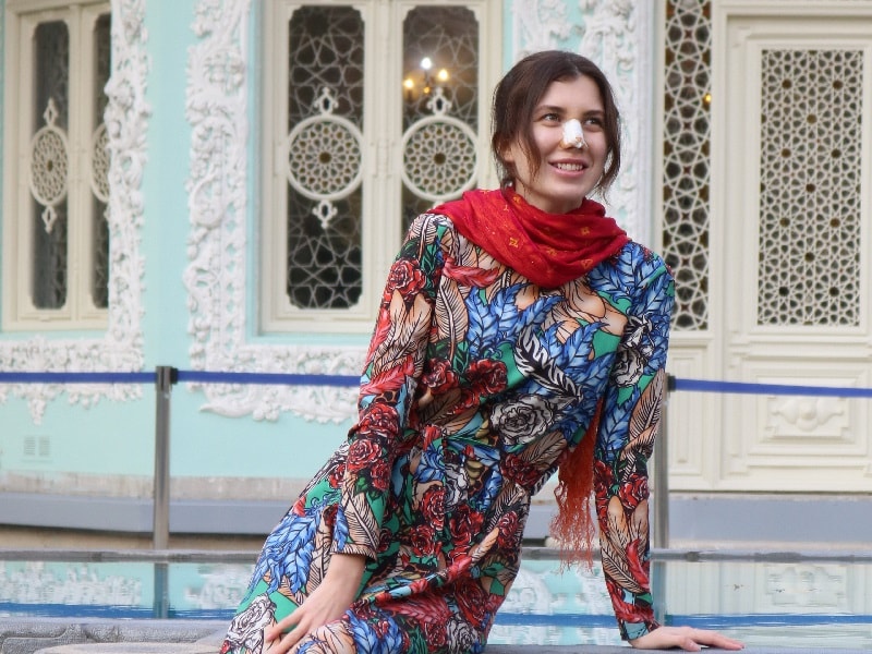 Ariamedtour's Russian patient wearing an iranian dress
